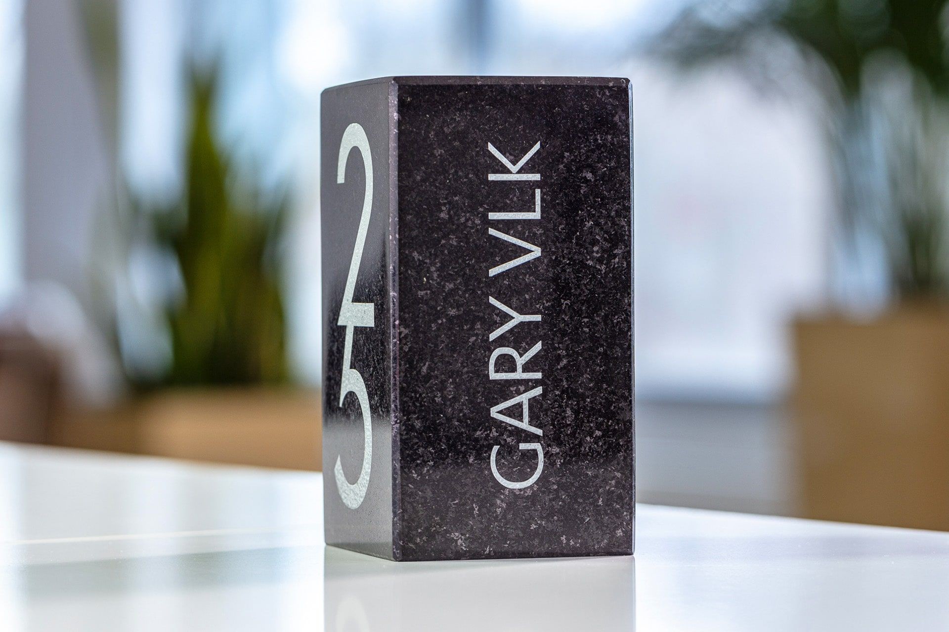 statuetka kamien Gary VLK glasso